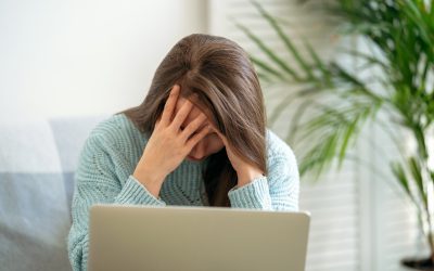 La violenza online, come si manifesta e quante forme di pericoli esistono?